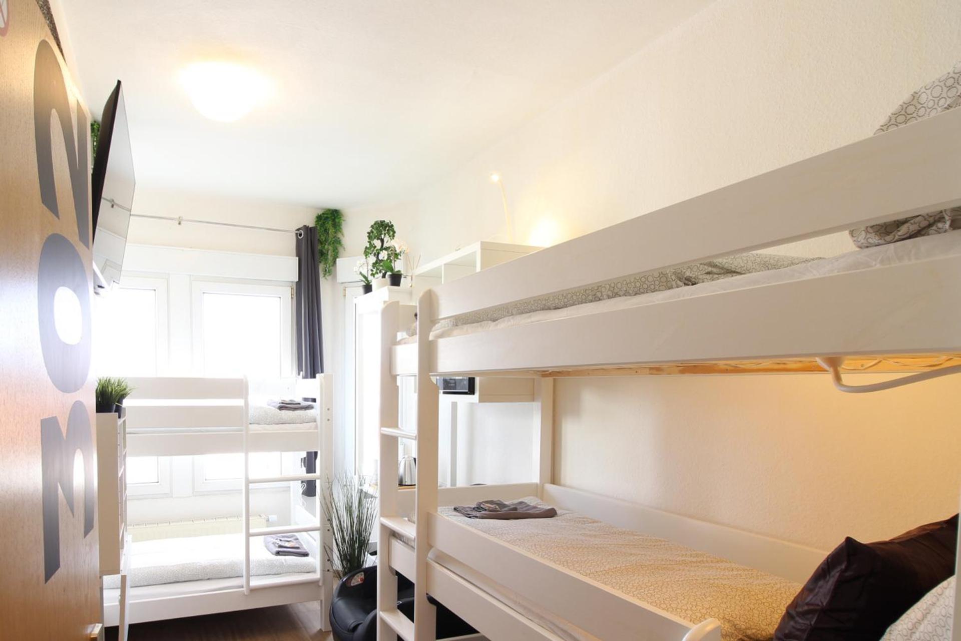 Hotel Ulm Zentrum - Komplettes Zimmer, Hochbett, Android Tv & Eigenem Bad - Perfekt Fuer Familien & Gruppen Exterior photo