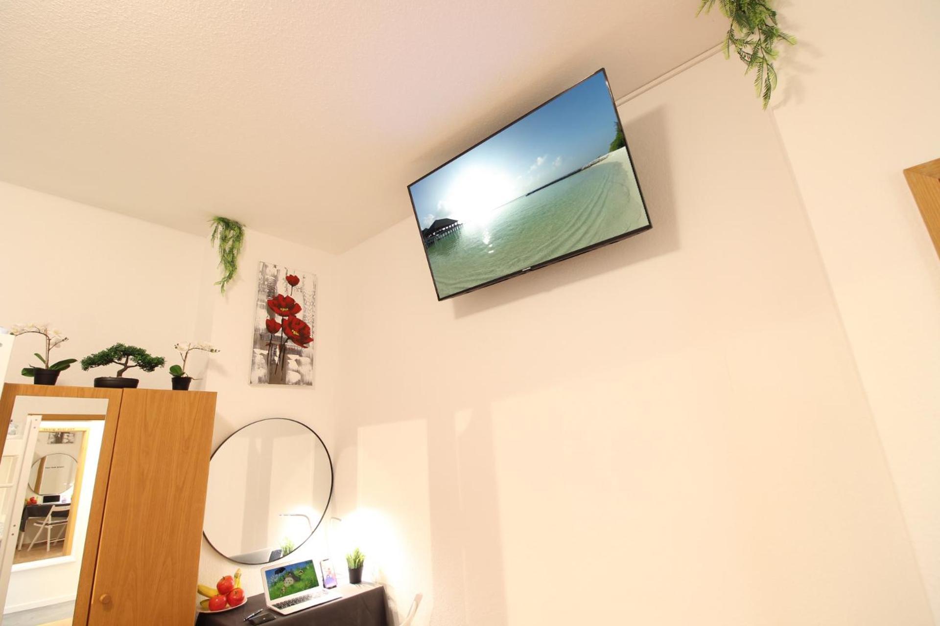 Hotel Ulm Zentrum - Komplettes Zimmer, Hochbett, Android Tv & Eigenem Bad - Perfekt Fuer Familien & Gruppen Exterior photo